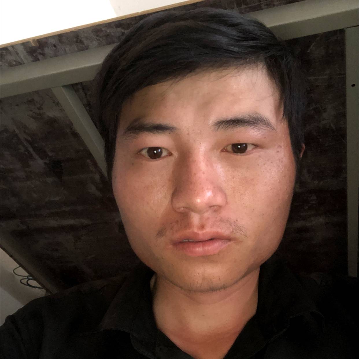 粗心深拥酸奶的照片