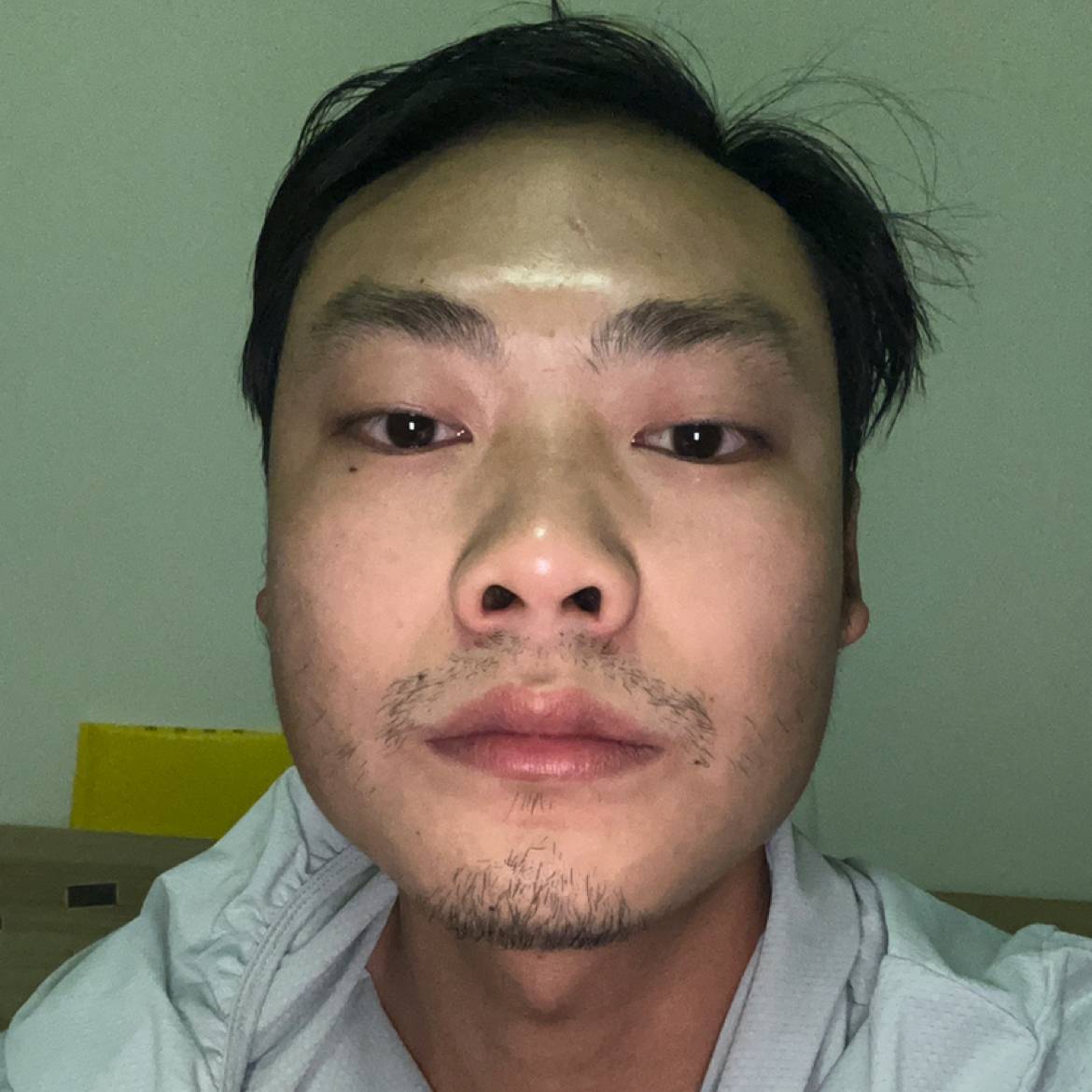 单薄碧影的照片
