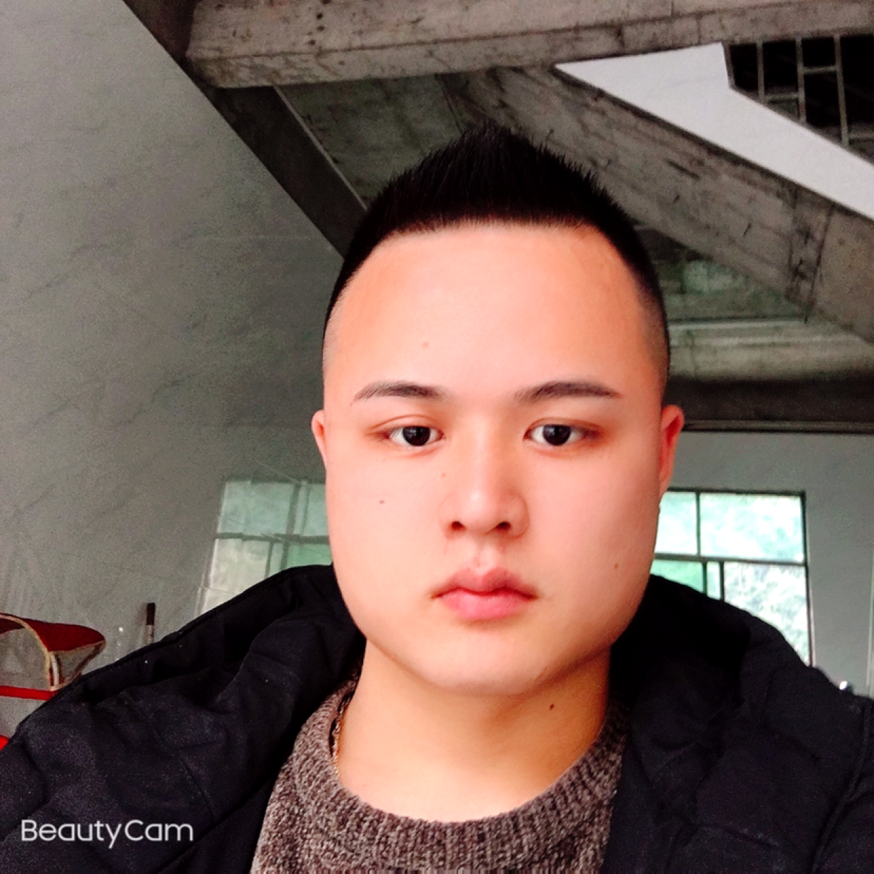 年轻演变凉面的照片