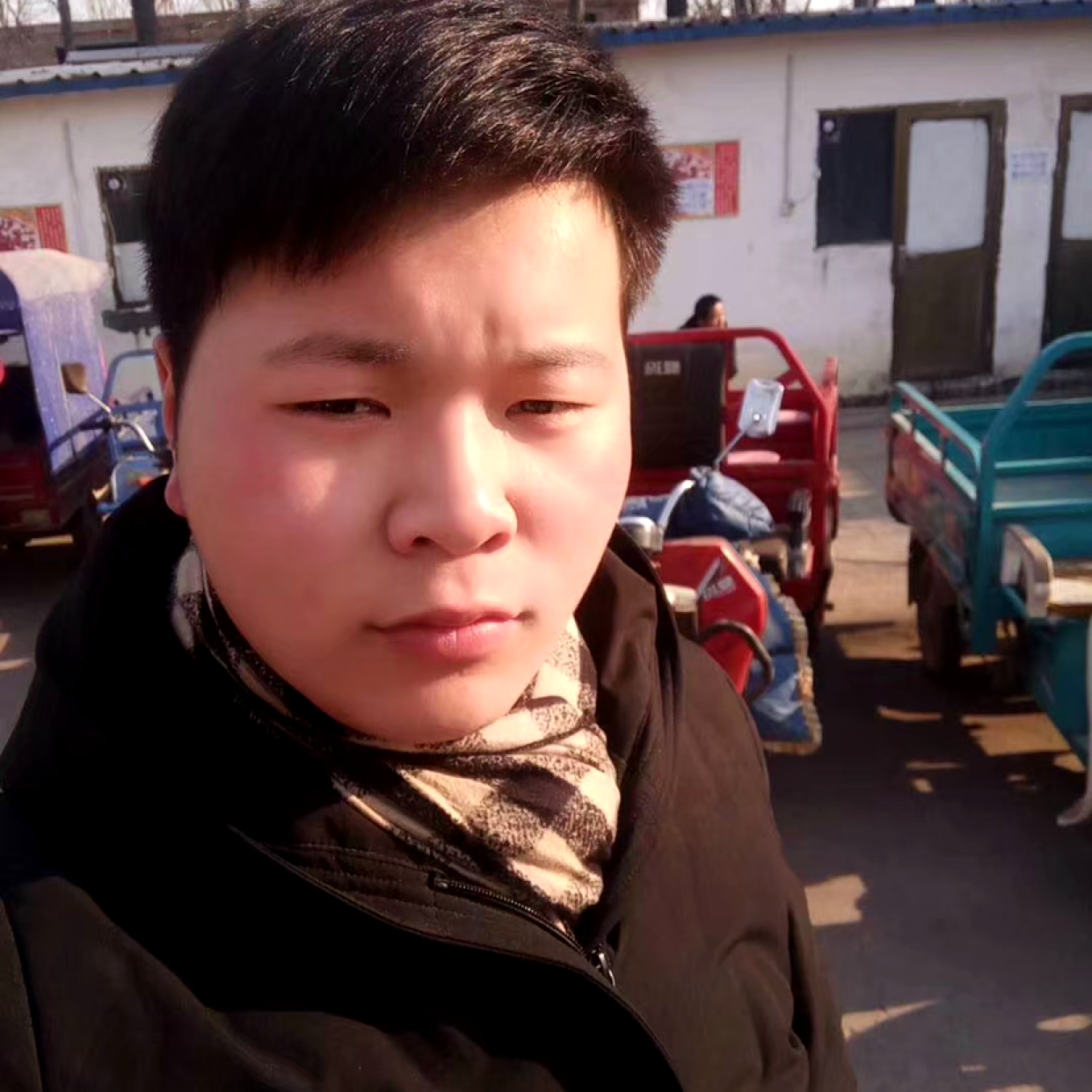 等待回首硬币的照片