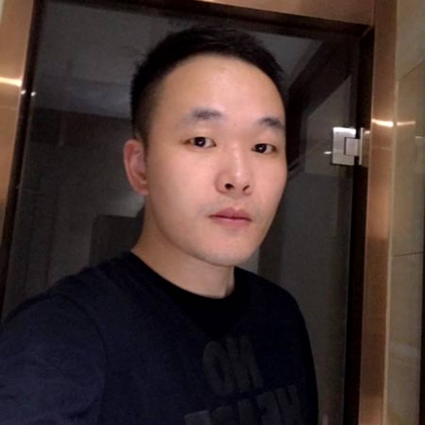 健壮演变指甲油的照片