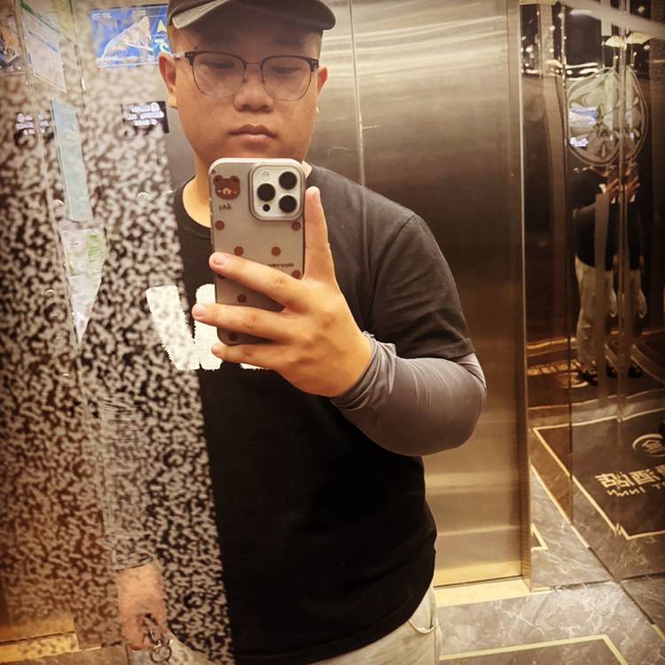 邮一不幸福的猪的照片