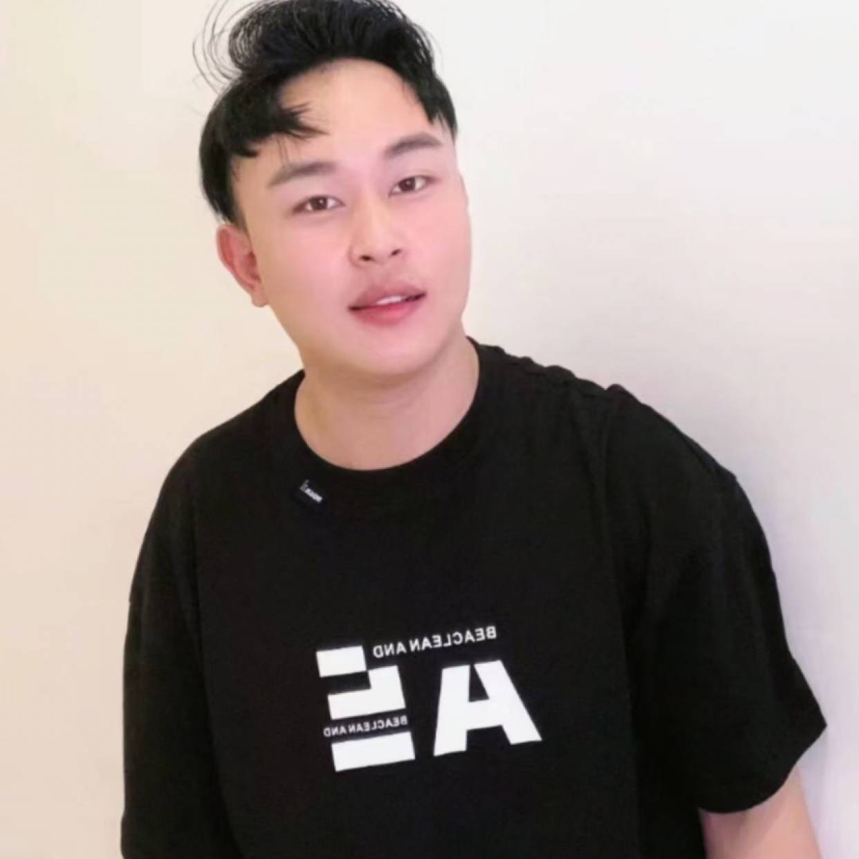 会疼人的坏哥哥的照片