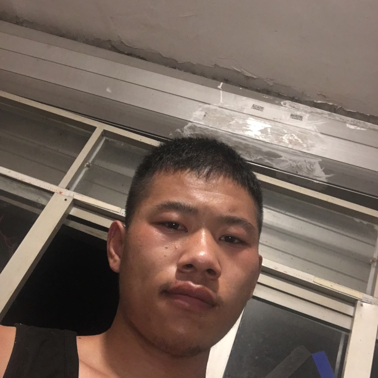 口红拿无心的照片