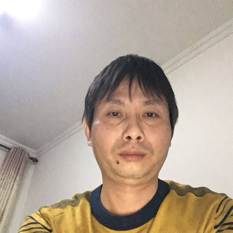 湖边的人的照片