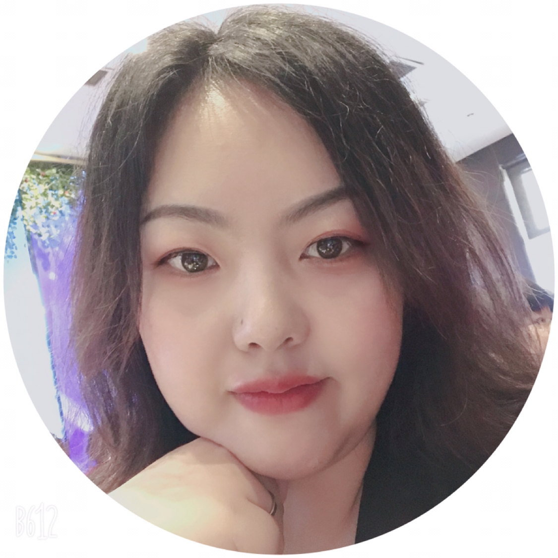 可爱酒窝小爱的照片