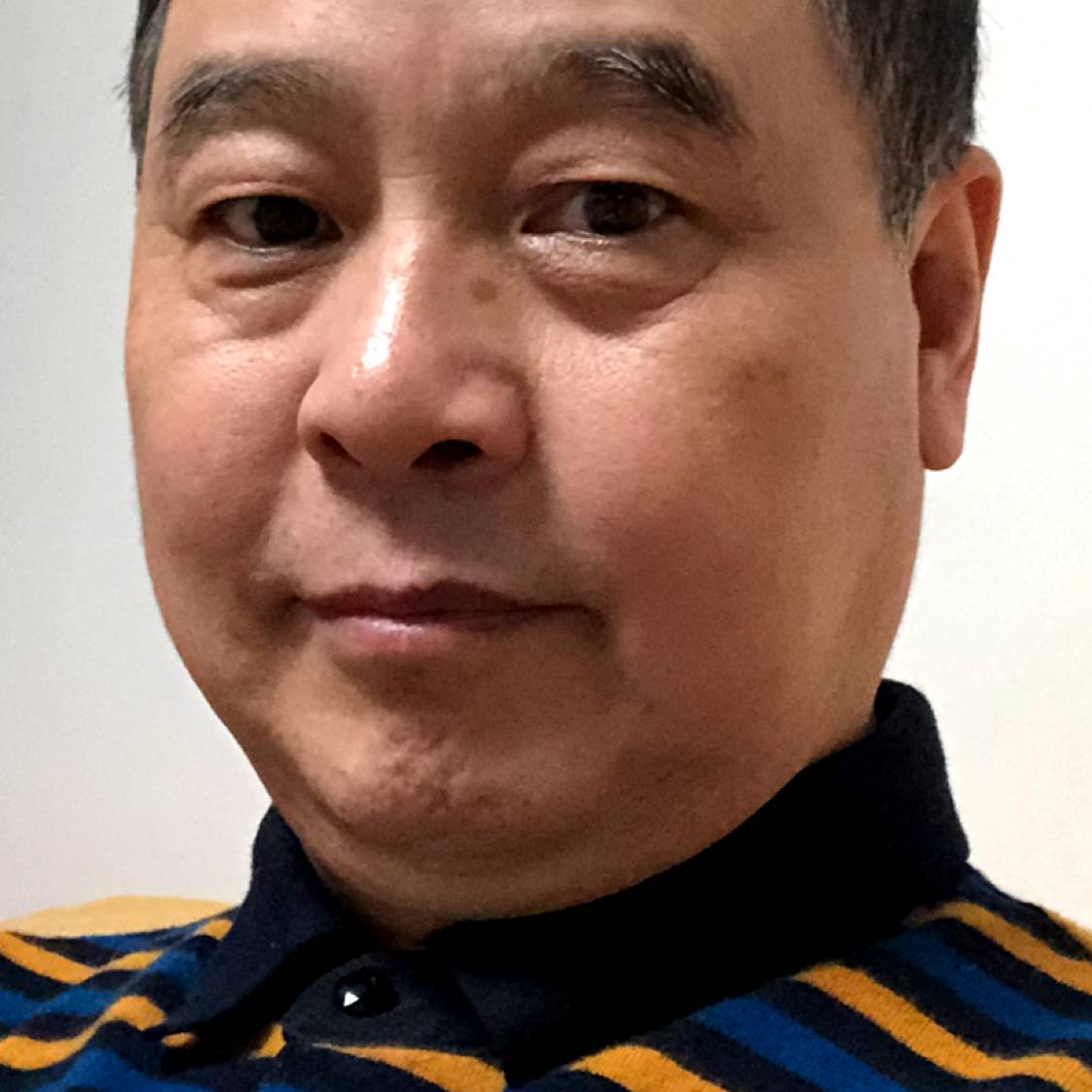 坚强凝眸魔镜的照片