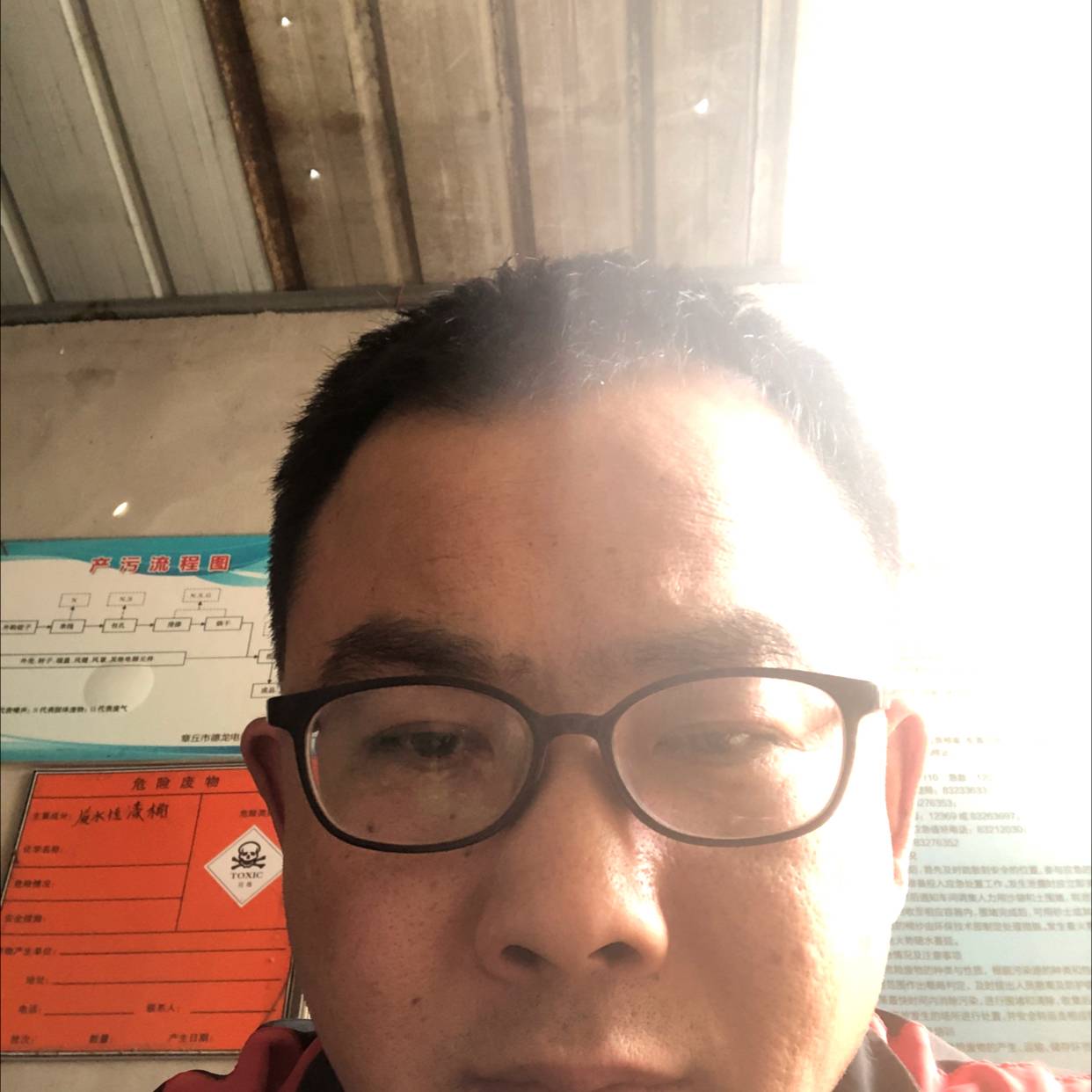 暖光挽手斯文的照片