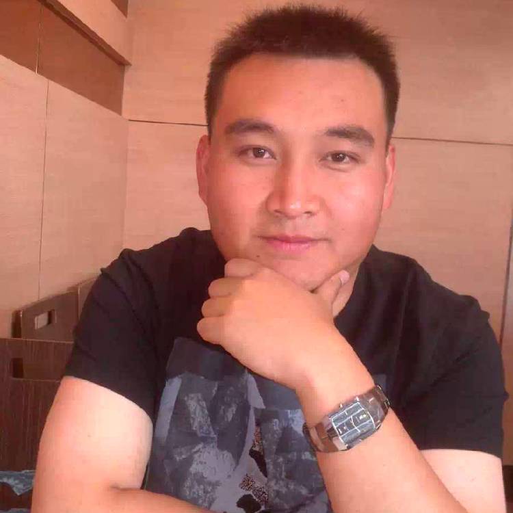 柜子深拥帅气的照片
