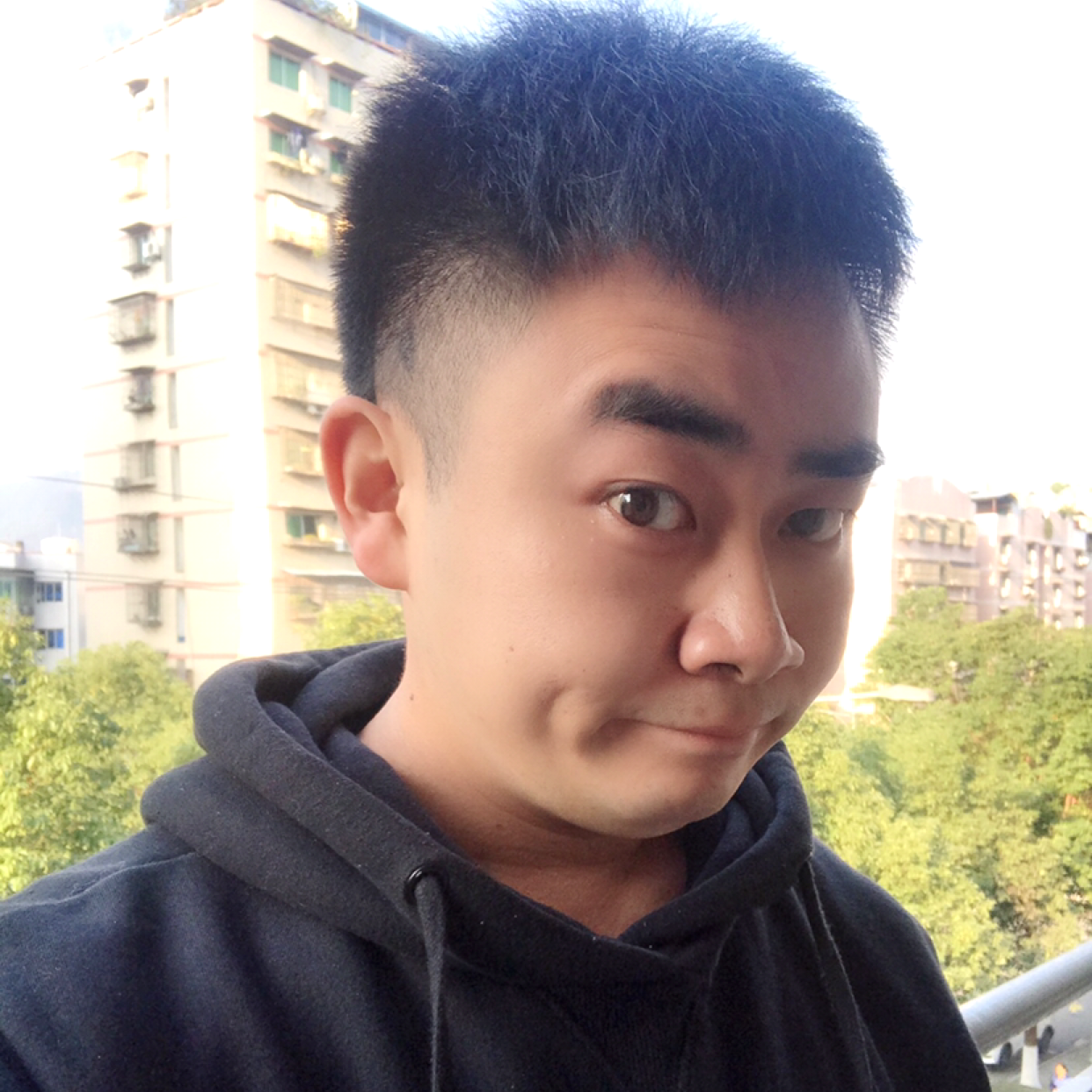 蓝天朴实的照片