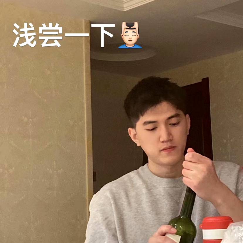 义薄云天腹肌猫的照片