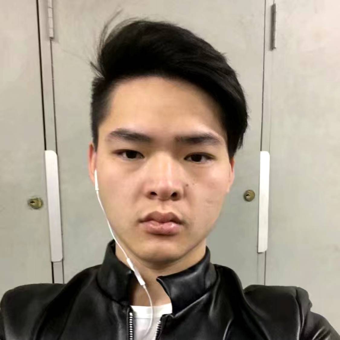 硬币爱听歌的照片