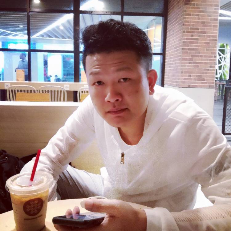 逐风浅吻多情的照片