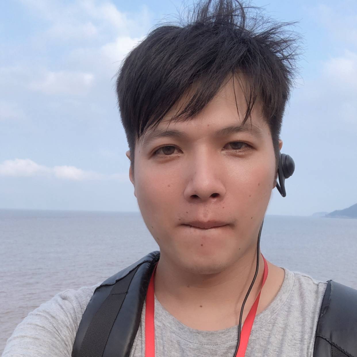 西装彼年的照片