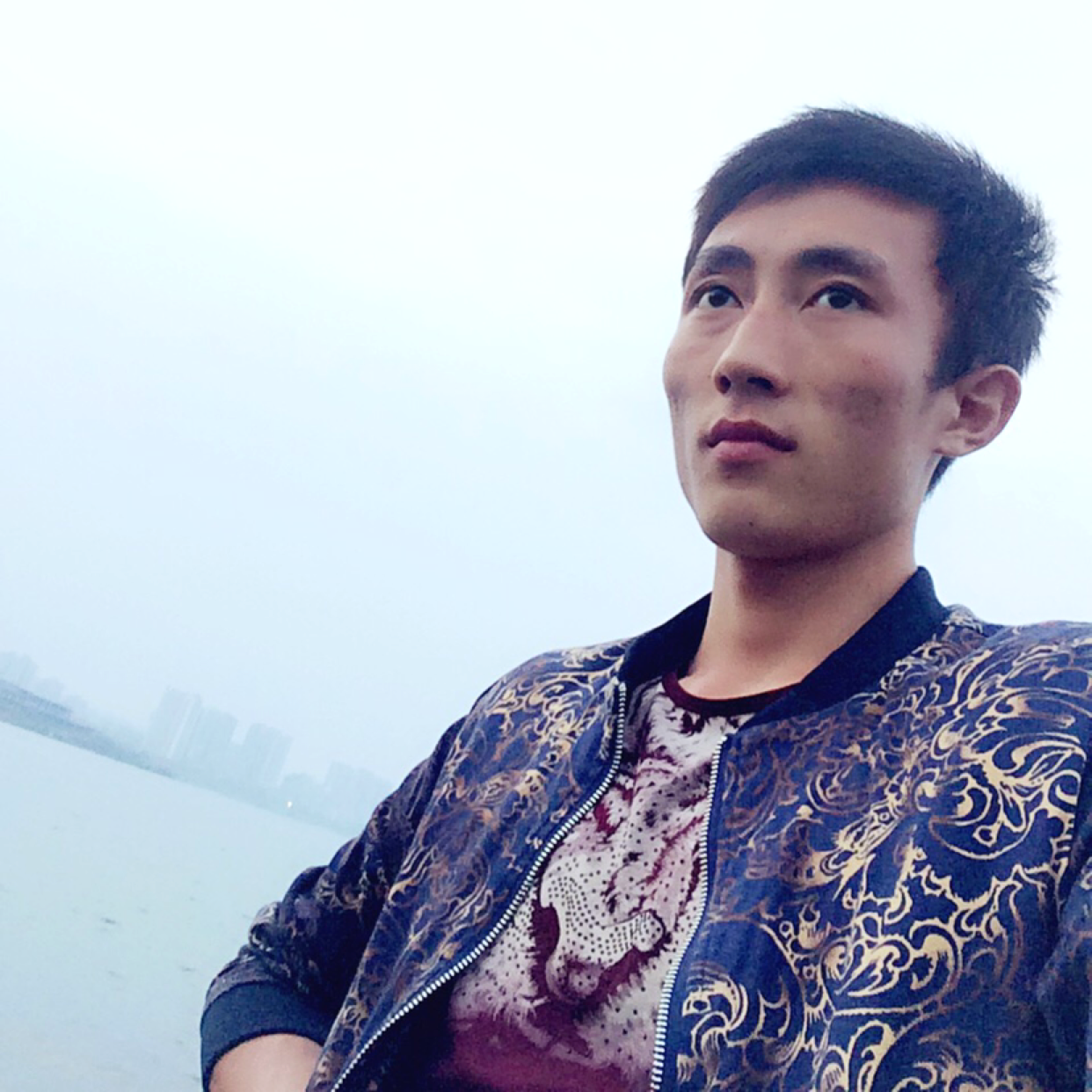 迷彩下的青春的照片