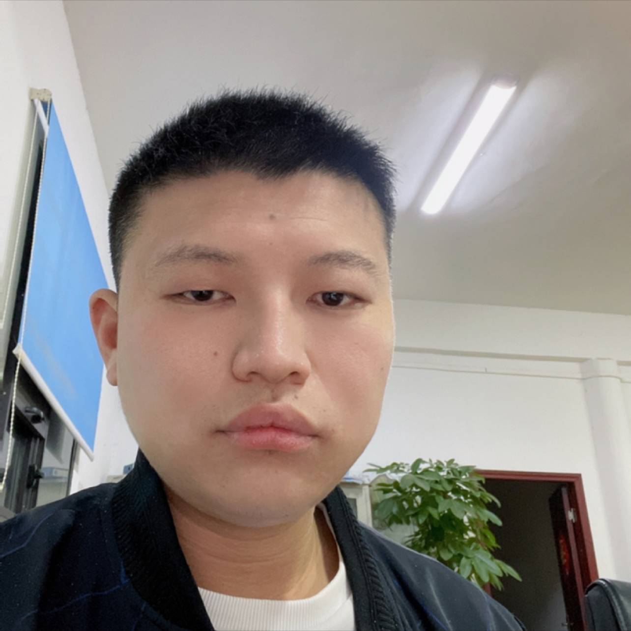豌豆泪了一个人的照片
