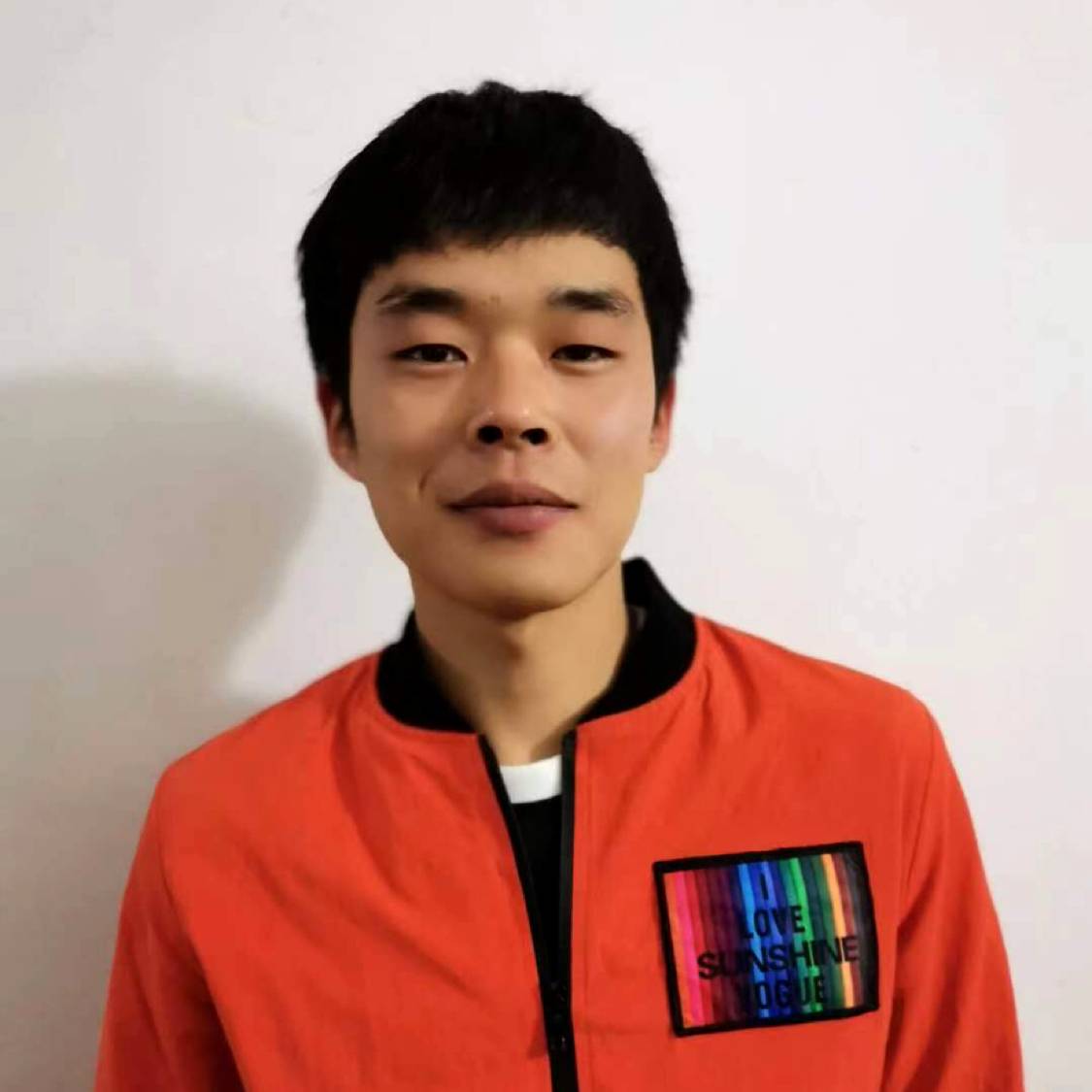 尊云爱认真的照片