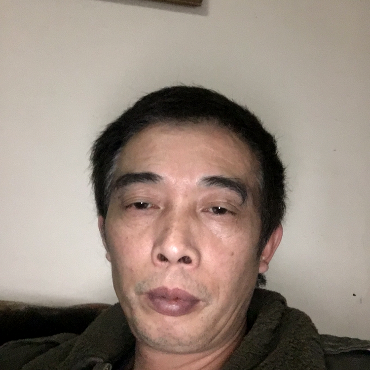 火拿可爱的照片