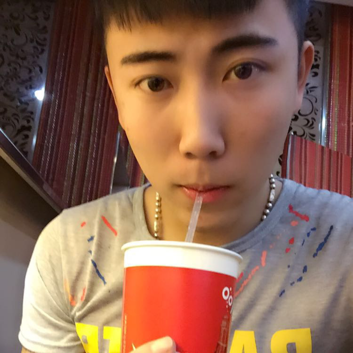 温柔改变洛尘的照片