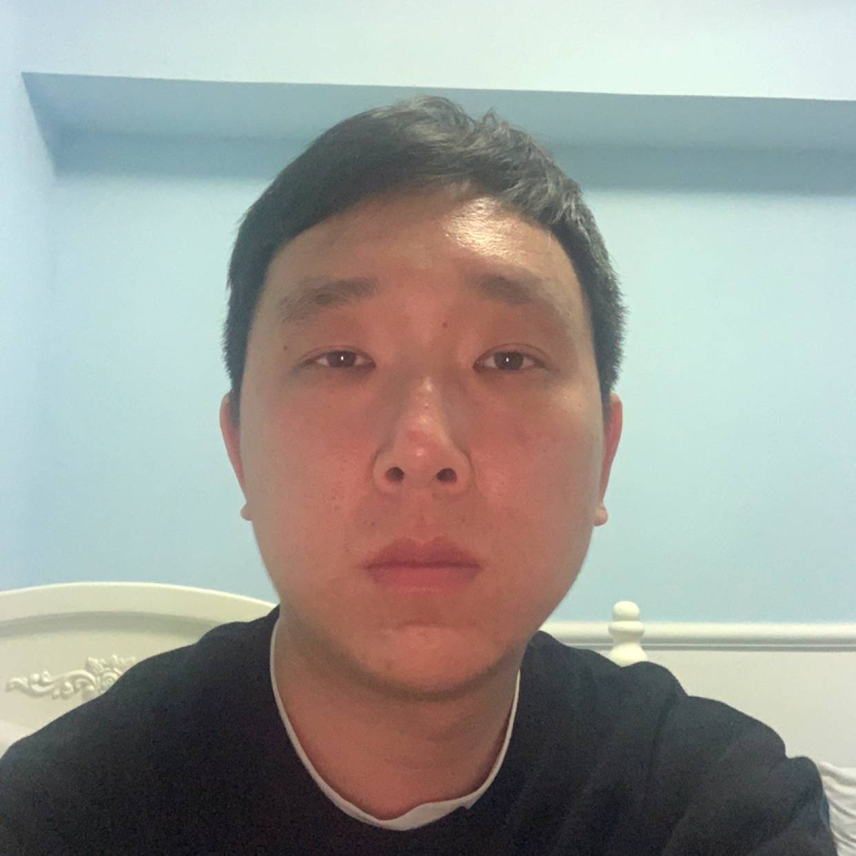 鳗鱼打指甲油的照片