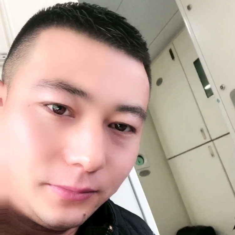 妹妹你哥哥的人的照片