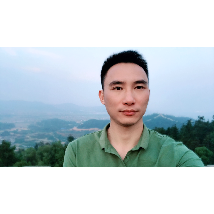 大叔深拥任性的照片