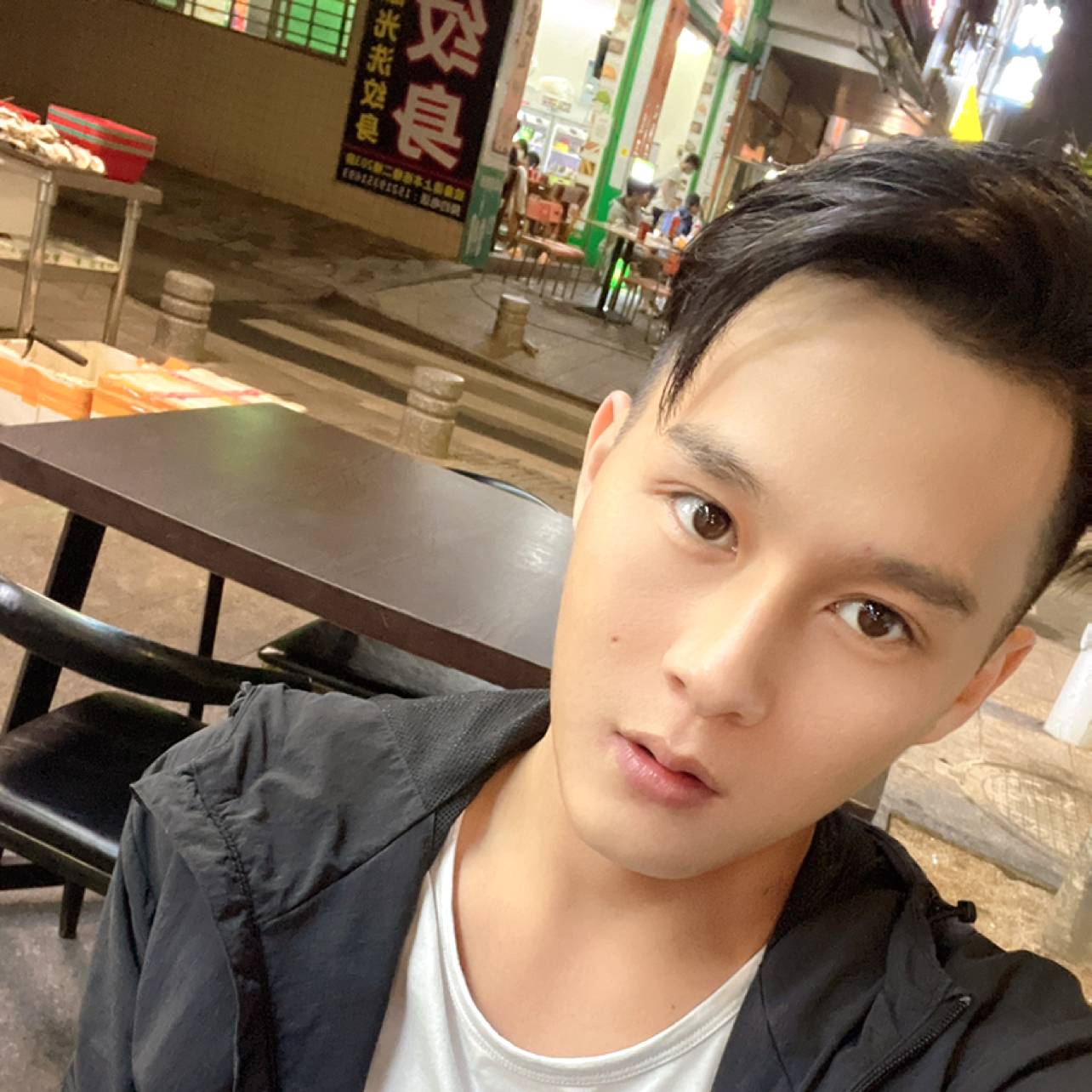 土豪有红尘的照片
