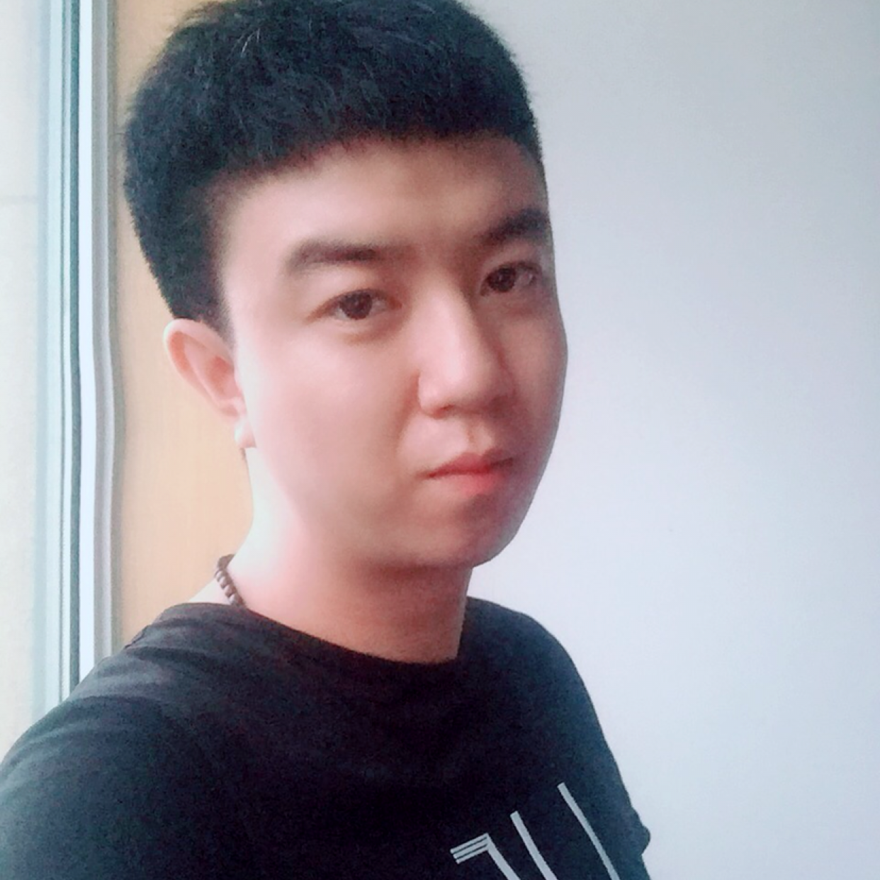 李优秀的照片