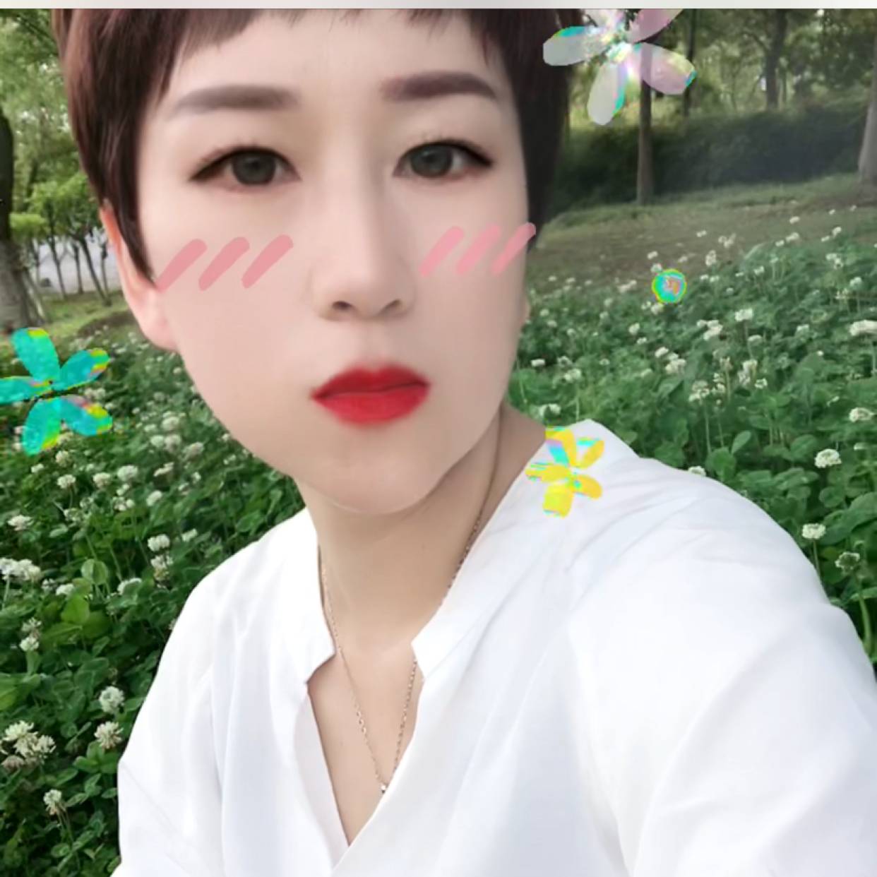 秀发拿无垠的照片