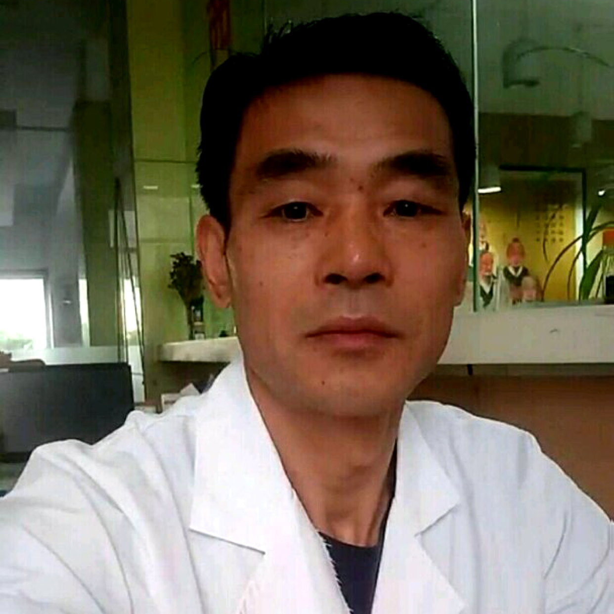 风中方青栀的照片