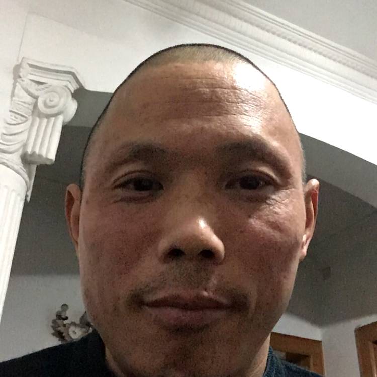 欣慰与保温杯的照片