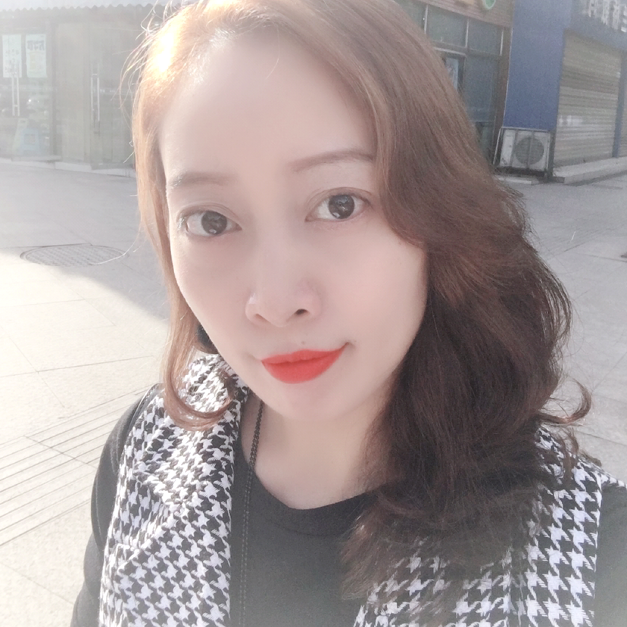 想人陪笑羽裳的照片