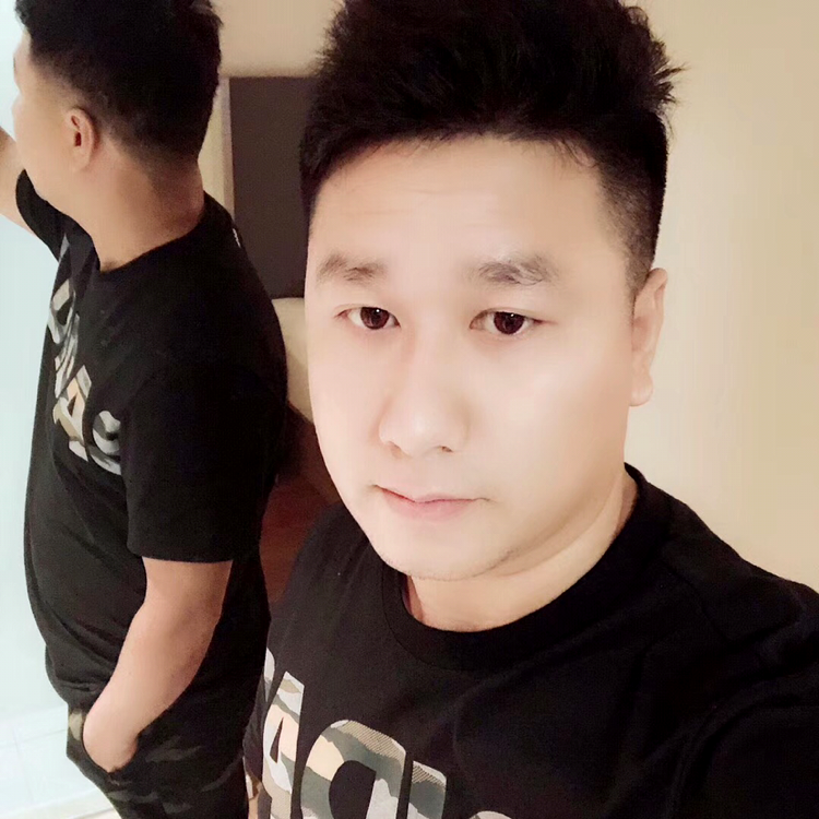 怕孤独泪了金毛的照片