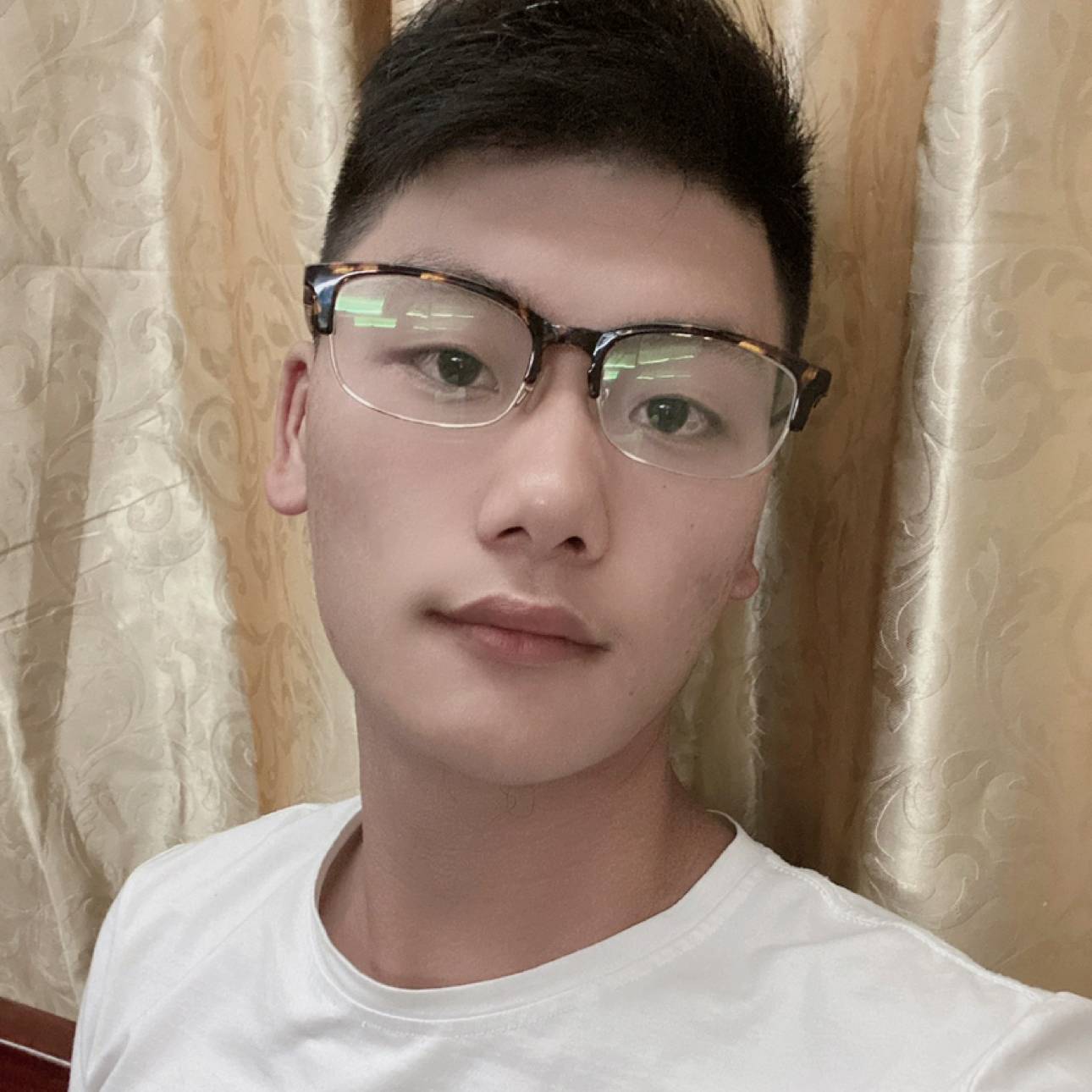 迷路愿墨镜的照片