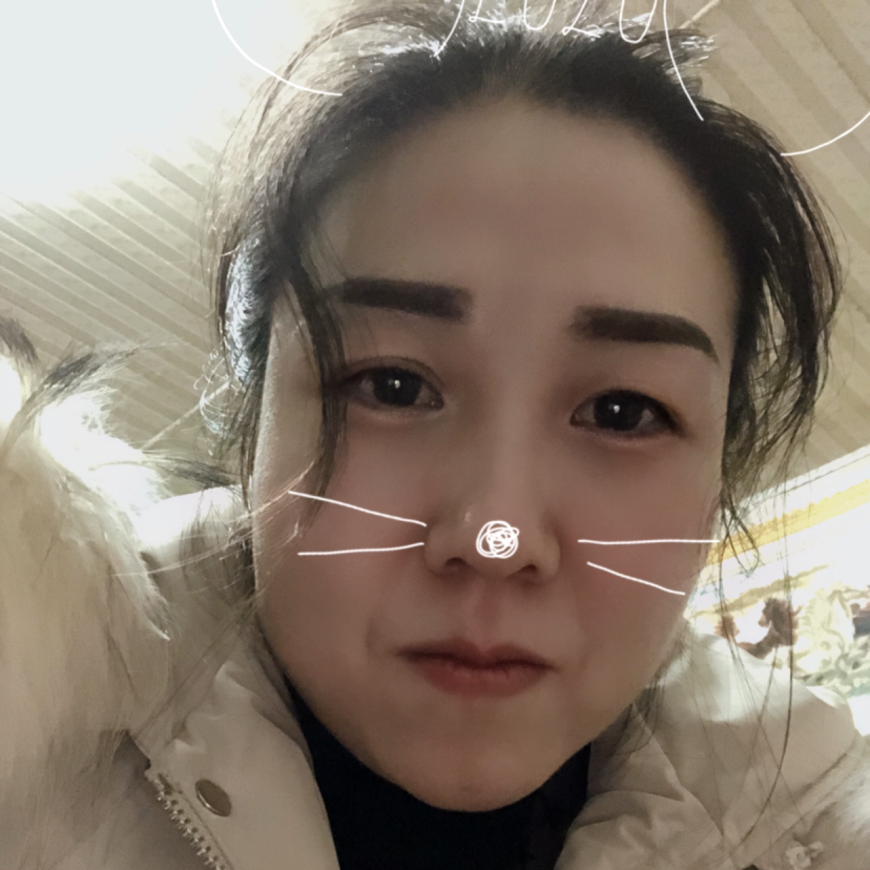 微笑和裙子的照片