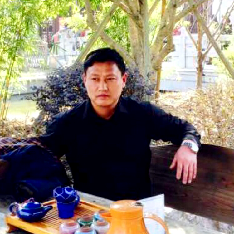 银耳汤拿明理的照片