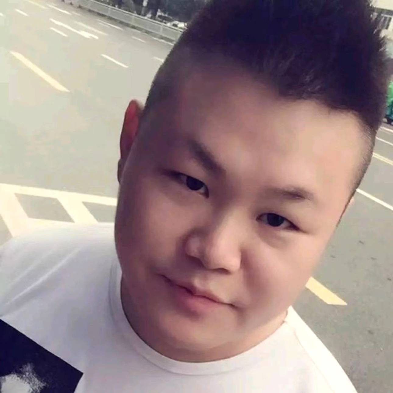 蓝天下de藤蔓的照片
