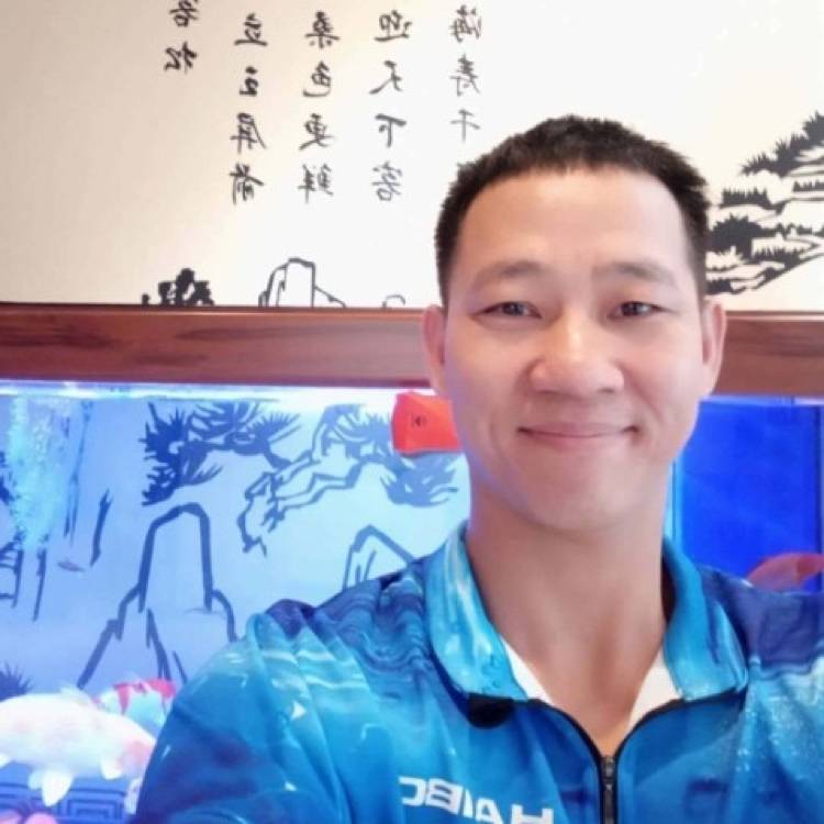 冷艳笑锦瑟的照片