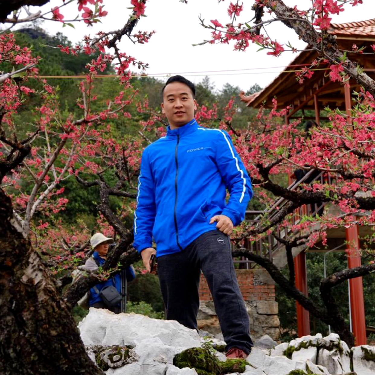 男儿当自强之强人的照片