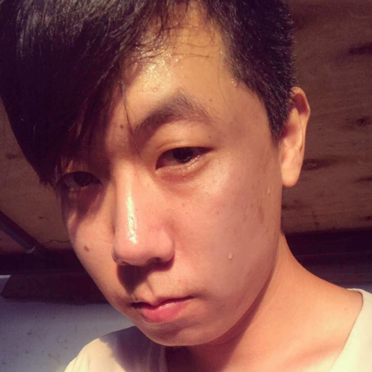大方倾心小熊猫的照片