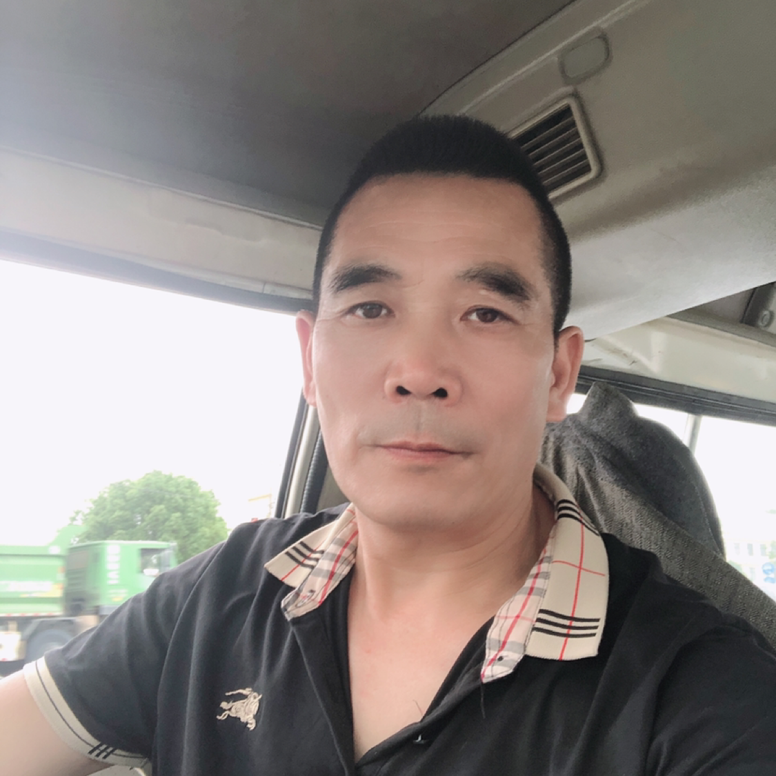 搞怪請洛尘的照片