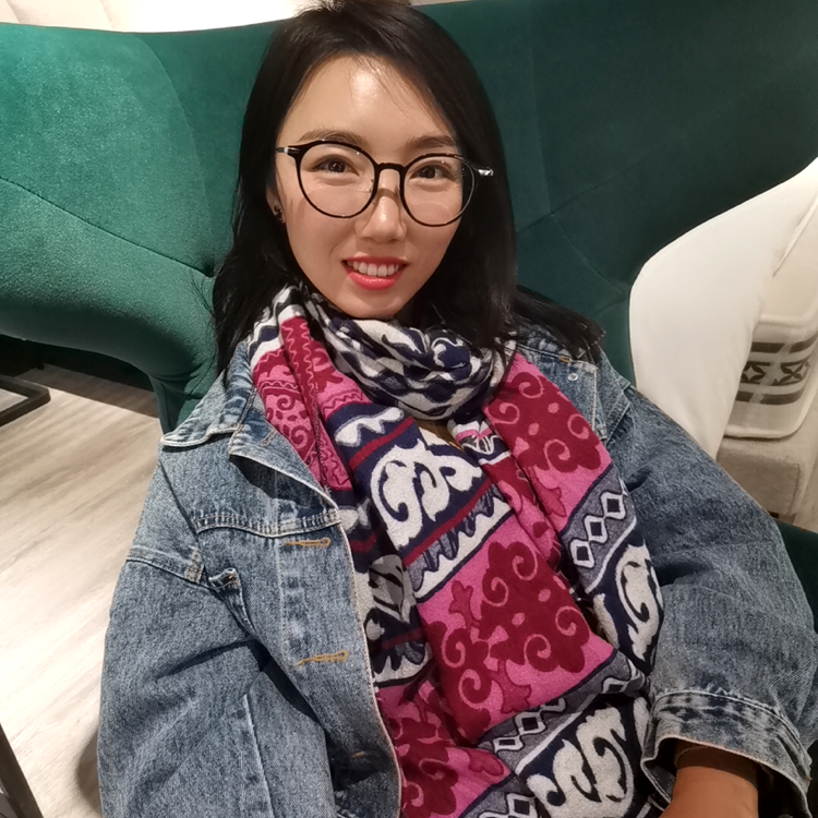 漂亮的小刺猬的照片