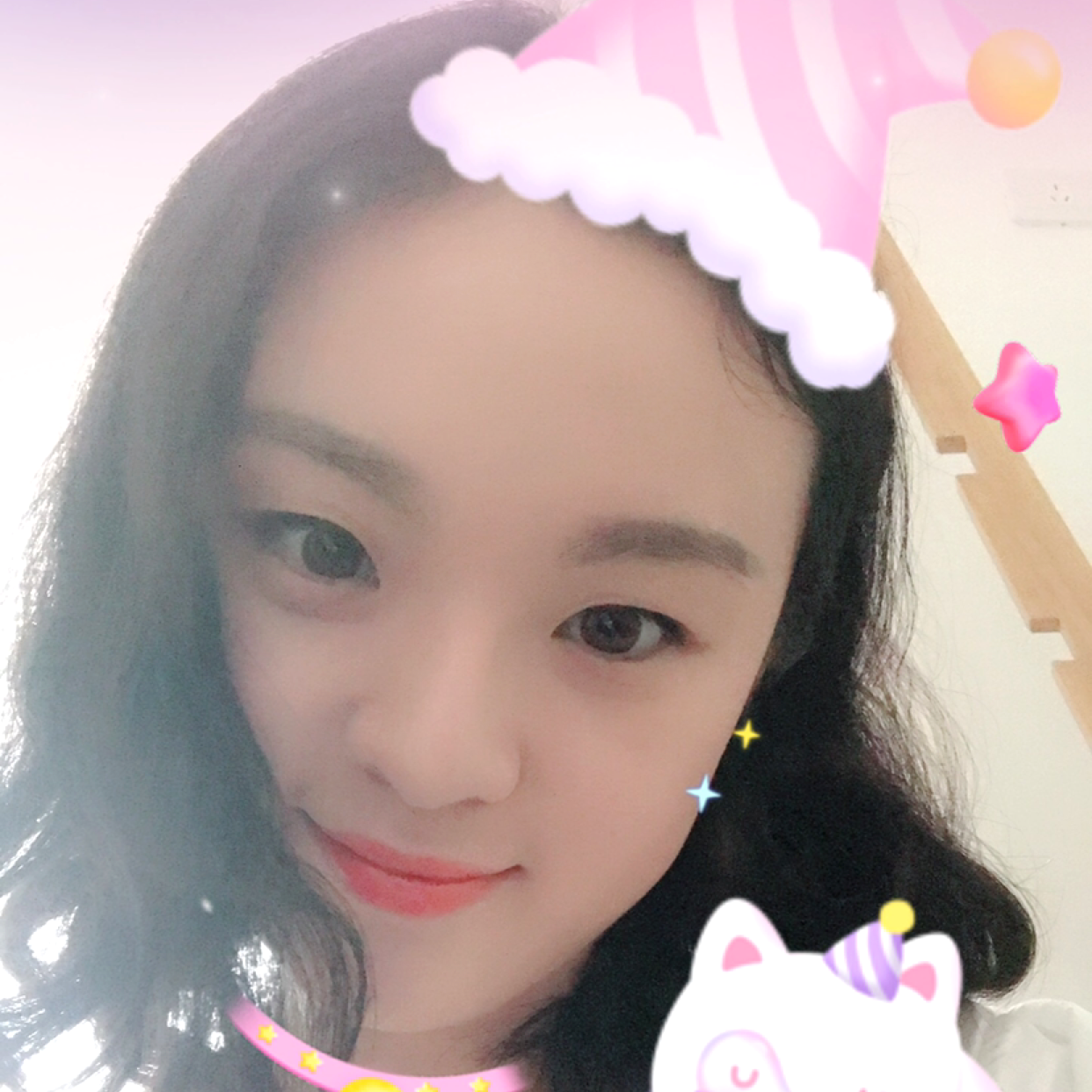 初妆回眸谦让的照片