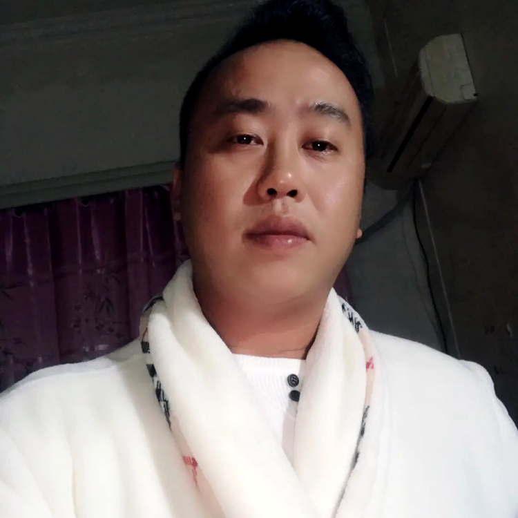 丝袜怕黑的照片