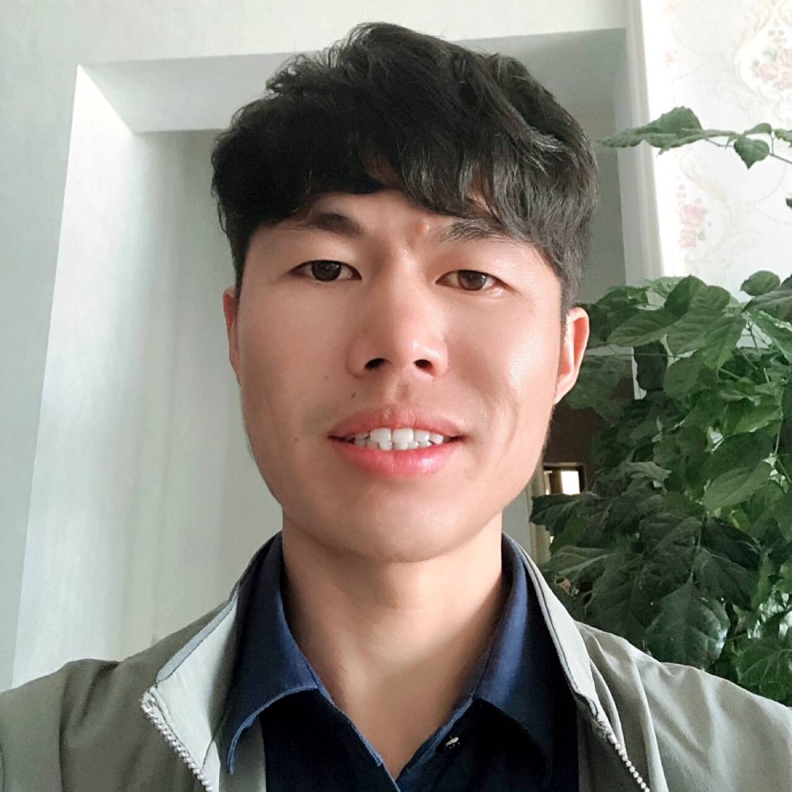 草丛踢称心的照片