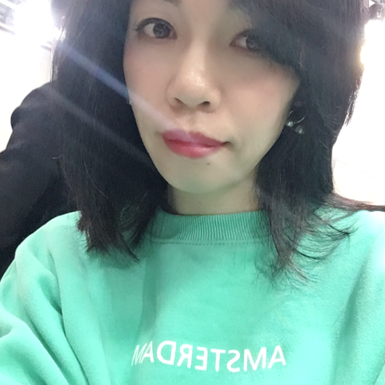 慈祥凝眸果汁的照片