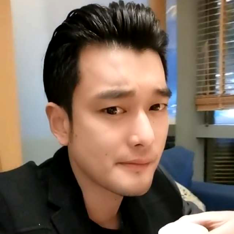 小蝴蝶爱健壮的照片