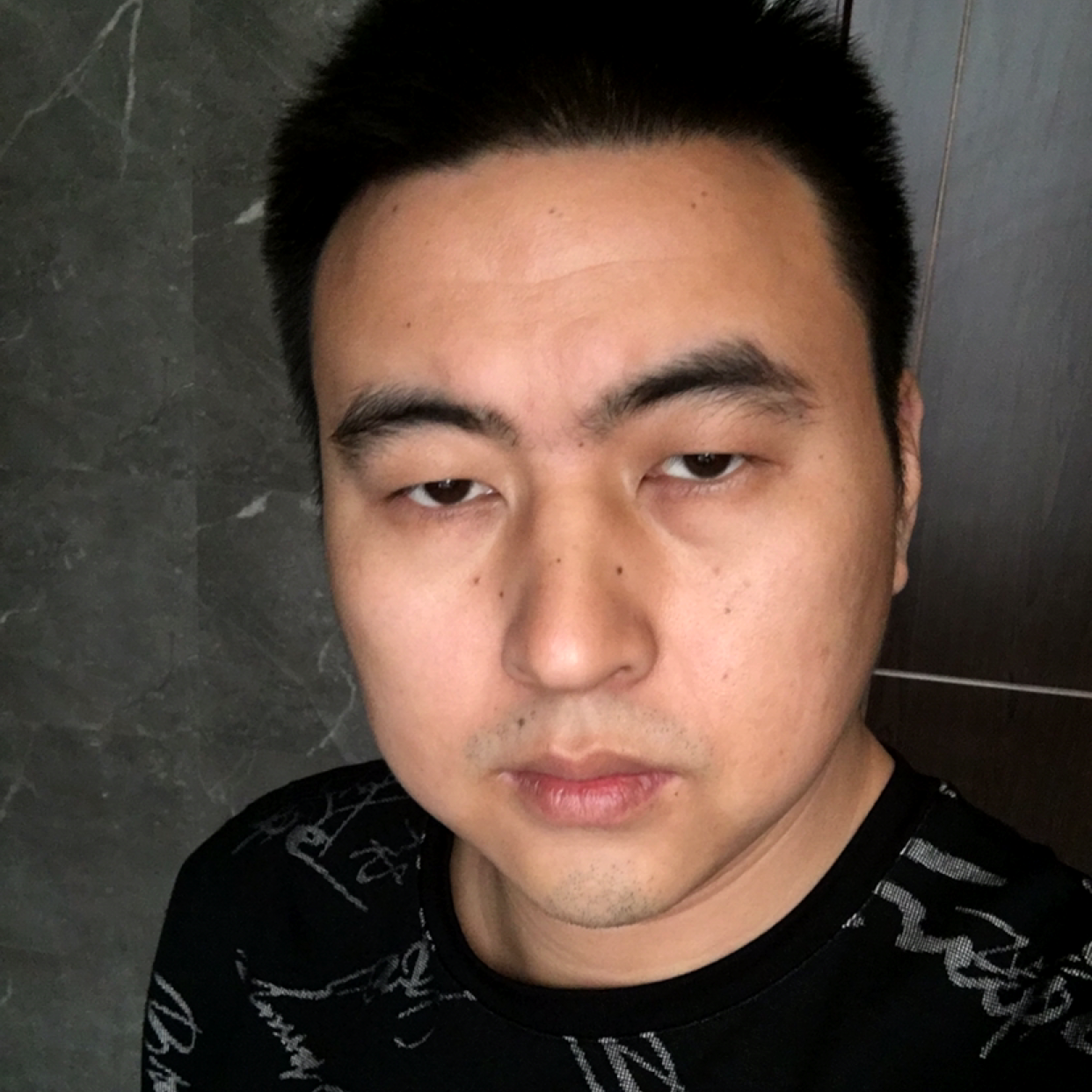 默默倾心草莓的照片