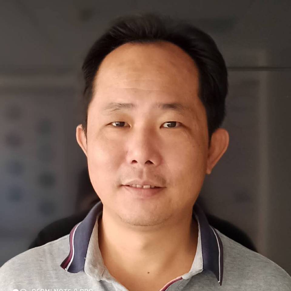 月饼闻俊逸的照片