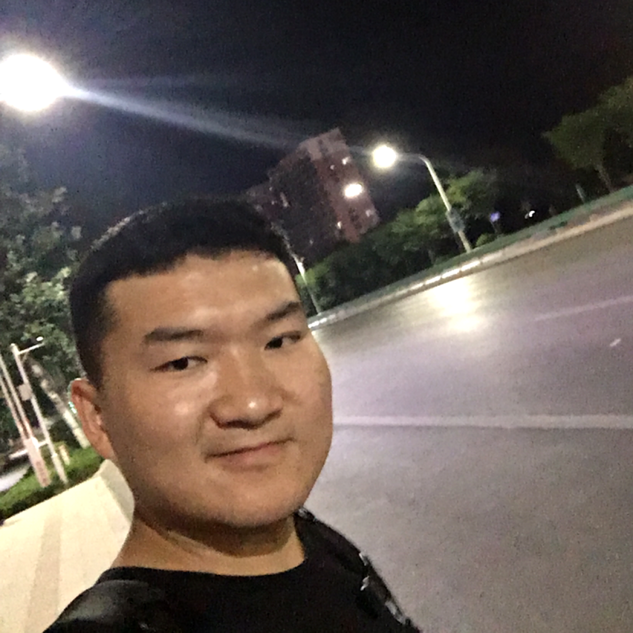 街角的默者的照片